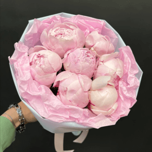 Букет «Ароматные пионы Sarah tish 7 шт»