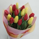 Букет «15 красных и жёлтых тюльпанов»