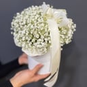 Шляпная коробка с цветами «Белая гипсофила в коробке»