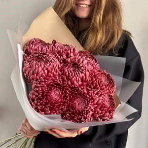 Букет «9 хризантем Бигуди Бордо»