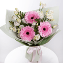 Букет «Полет фантазии» из гербер и эустом