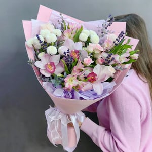 Букет с орхидеями, арт.3125 из экзотических цветов и роз