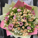 Букет из роз, эустомы и альстромерии