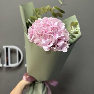 Букет с гортензией и эвкалиптов