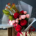 Букет с пионовидными розами