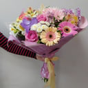 Букет «Ассорти» из роз и хризантем