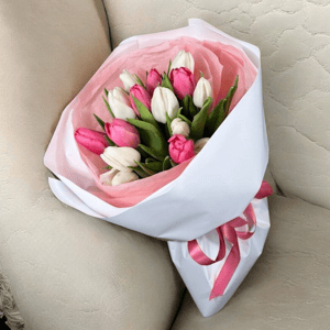 Букет 15 тюльпанов