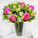 Букет «Поцелуй» из роз и альстромерий