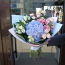 Букет «Нежный» из роз и гвоздик