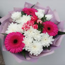 Букет «Симфония любви» из хризантем и гербер