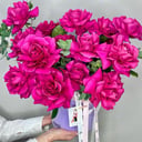 Шляпная коробка с цветами «Ив Пьяже» из роз