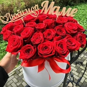 Шляпная коробка с цветами «Мамино вдохновение»