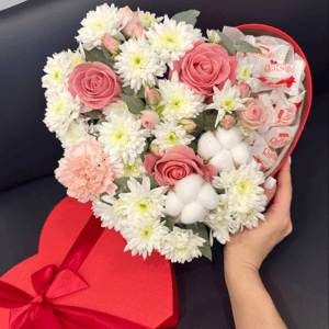 Композиция L Цветы и Рафаэлло из роз