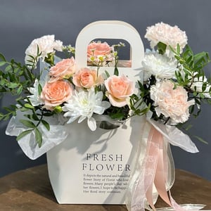 Коробка с цветами «Цветы моей маме»