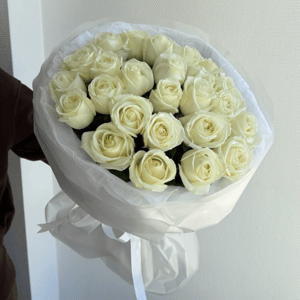 Букет из 25 белых роз
