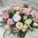 Шляпная коробка с цветами «Цветы в коробке» из гвоздик и роз