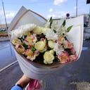 Букет «Для любимой» из роз и альстромерий