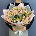 Букет из 9 розовых альстромерий