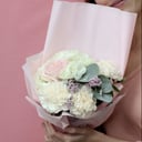 Букет «Комплимент» из гвоздик и роз