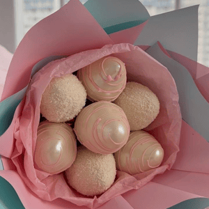 Букет из клубники в белом шоколаде