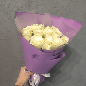 Букет 25 белых кенийских роз