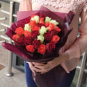 Яркий букет из роз микс