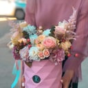 Композиция «Легкость» из роз и эустом