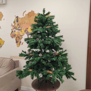 Ель "Лесная сказка" с шишками и корицей, 150 см