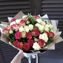 Букет из кустовых роз