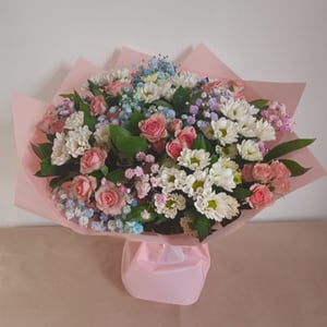 Букет «Рапсодия» из роз и хризантем