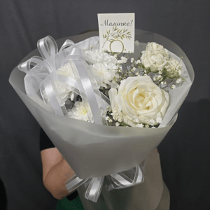 Букет маме из роз и хризантем