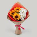 Букет «Звуки души» из подсолнухов и хризантем