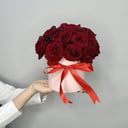 23 красные розы в шляпной коробке