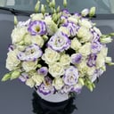 Композиция «Голубая лагуна» из роз и эустом