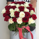Букет «Красные и белые розы 35 шт»