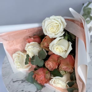 Бежевый букет роз