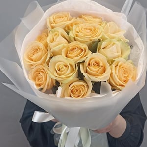 Букет из персиковых роз