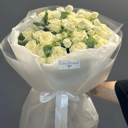 Букет из кустовых и одноголовых роз