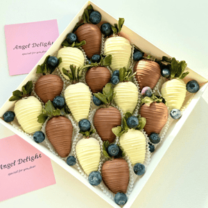 Клубника в шоколаде "Два шоколада"