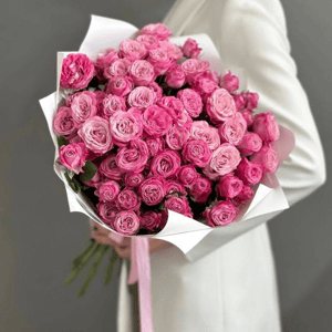 Букет кустовых роз бомбастик