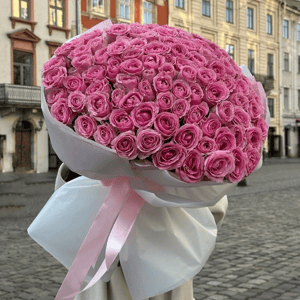 Букет из 101 розы с оформлением