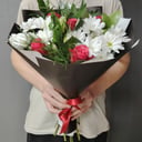 Букет «Креатив» из роз и хризантем