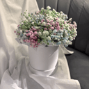 Коробка с цветами «Радужное облако» из гипсофил