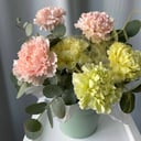 Шляпная коробка с цветами «Композиция из диантусов»