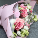 Букет «Сияние» из роз и эустом