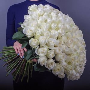 Букет из 101 белой роза