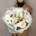 Букет «Мой ангел» из гвоздик и орхидей