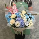 Букет Роз, Хризантем и Гладиолуса