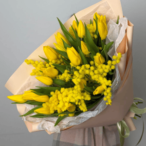 Букет «Тюльпаны с мимозой»
