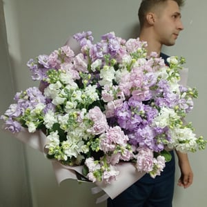 Букет из маттиол